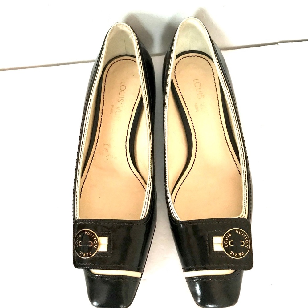 Authentic Louis Vuitton shoes/ flats - Picture 3 of 16
